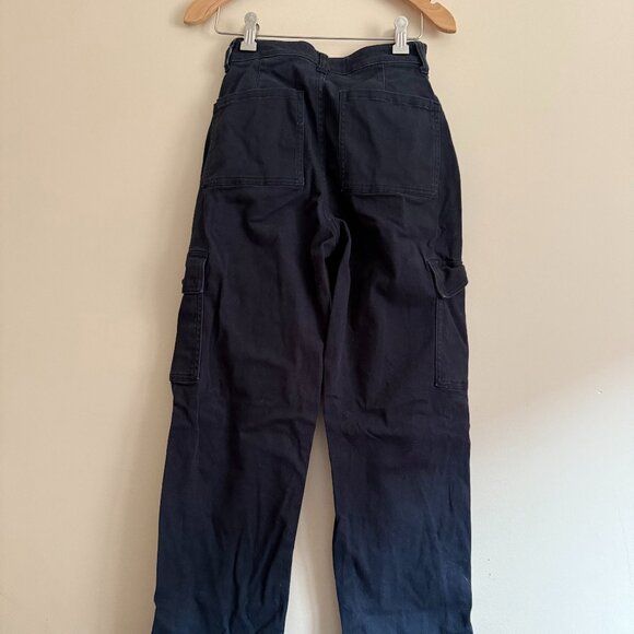 Hollister Ultra High-Rise Cargo Dad Pant - Picture 3 of 3
